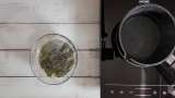 Nettle oil obtained by transfer and using bain-marie - Preparation step 5