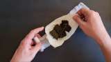 Nettle poultice for rheumatism - Preparation step 3