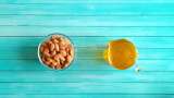 Macerate of almonds in honey - Preparation step 1
