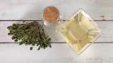 Macerate of thyme with honey - Preparation step 1