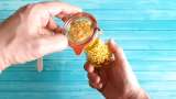 Pine seeds in honey, a natural aphrodisiac - Preparation step 4