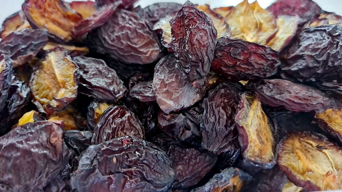 Prunes dried in the dehydrator, photo 12