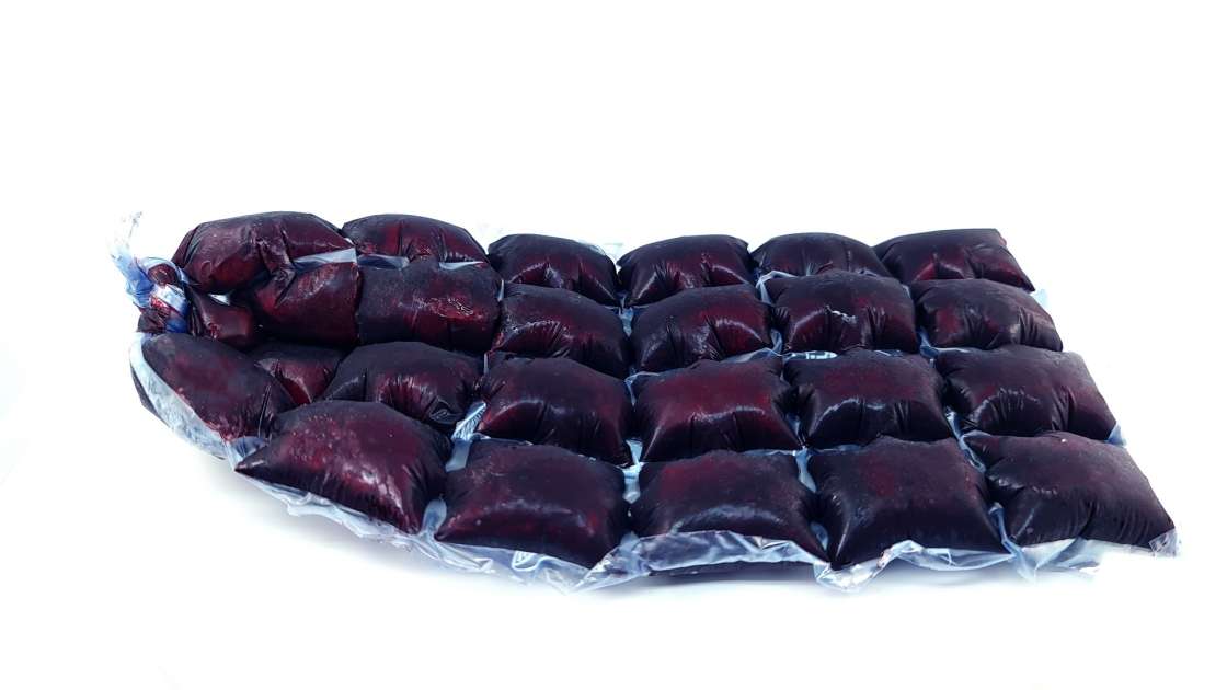Aronia juice in ice cubes bags, photo 4