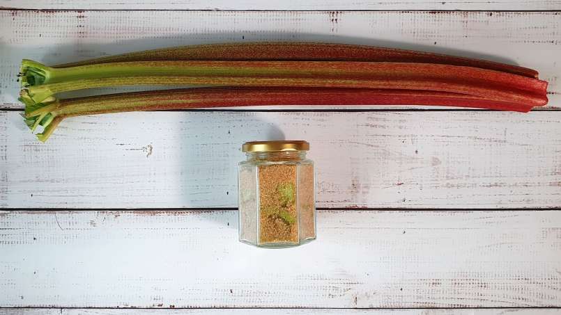Rhubarb syrup obtained by maceration with sugar, photo 3