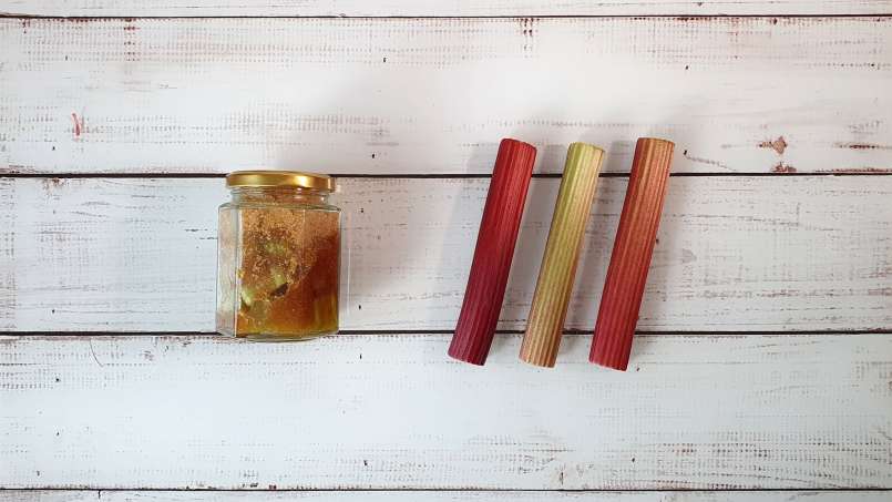 Rhubarb syrup obtained by maceration with sugar, photo 4