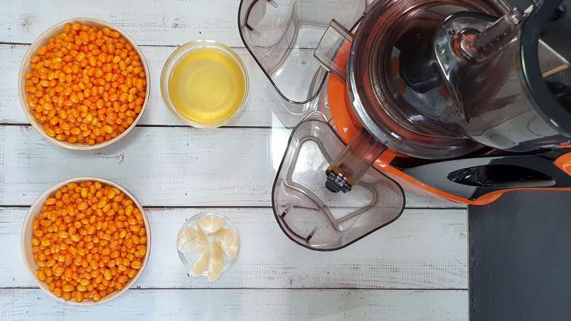 Sea buckthorn juice with lemon and honey, photo 2
