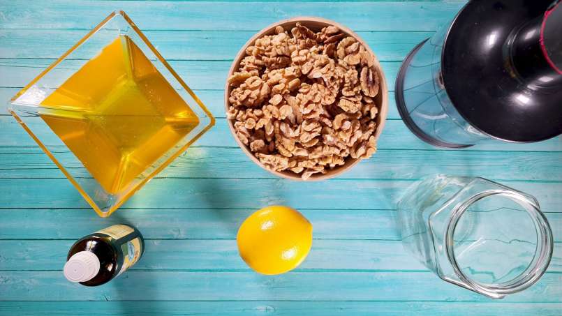 Honey with walnuts, lemon and propolis for immunity, photo 4