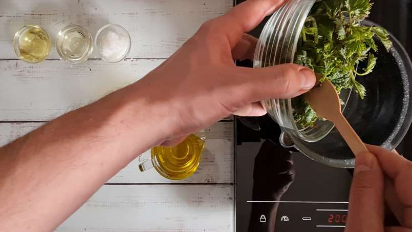 Nettle oil obtained by transfer and using bain-marie, photo 2