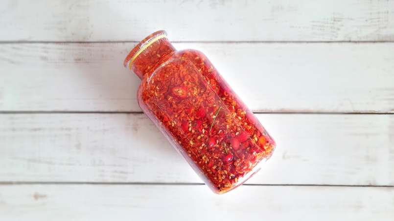 Tincture of fresh, grounded rosehips in alcohol, photo 3