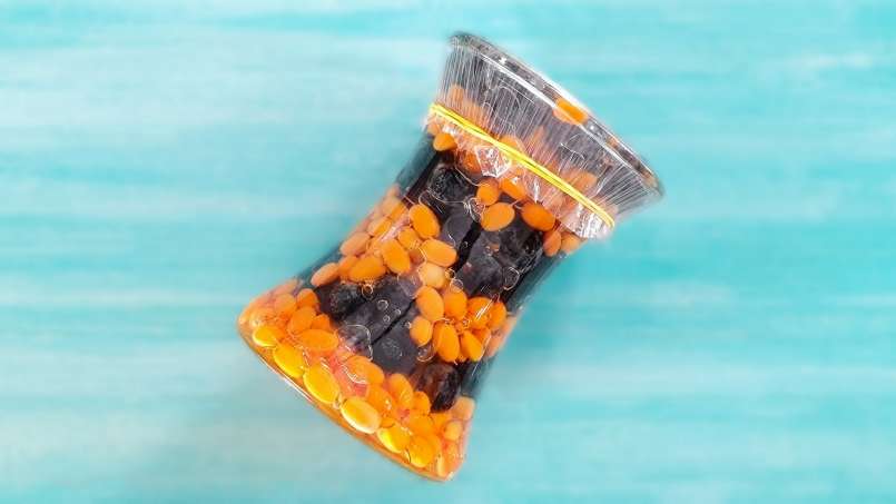 Sea buckthorn and sloes berries macerated in honey, photo 5