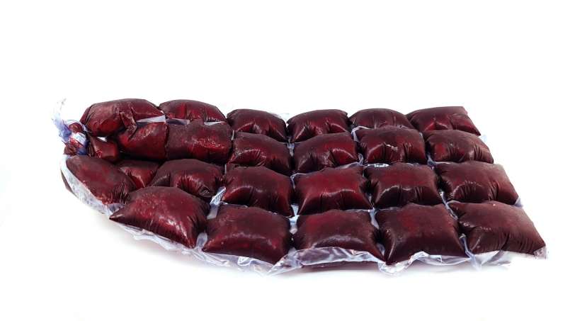 Aronia juice with pollen, ginger and lemon frozen in ice cube bags, photo 5