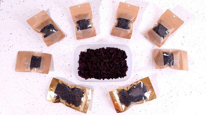 Drying aronia fruits in a dehydrator, photo 12