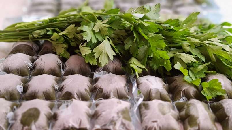 Parsley juice with lime in ice packs, photo 6