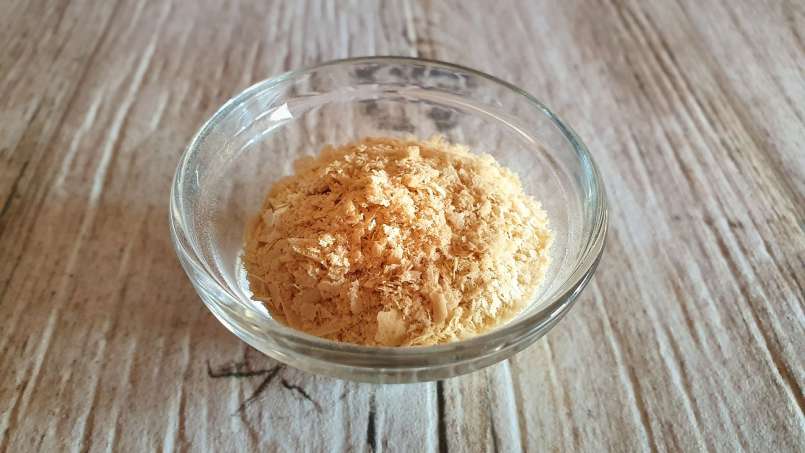 Energizing drink with ginger, inactive yeast and lemon, photo 2