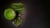 Revitalizing smoothie with nettles, spinach, ginger and lemon